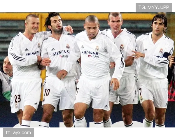 马尔蒂尼防守哲学重塑现代防线：艺术与智慧引领足球新潮流